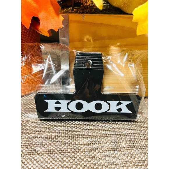 AEW Hook Chip Bag Clip - All Elite Crate Exclusive - FTW Brand New! - Picture 3 of 3
